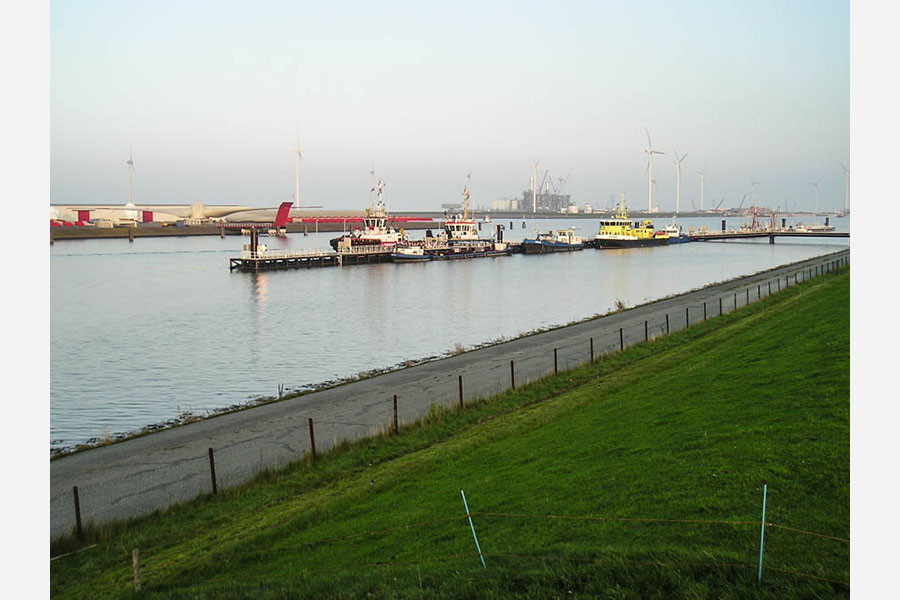 Drijvende steiger Eemshaven